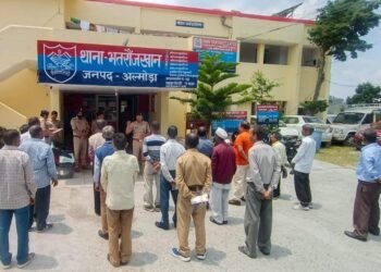 थानाध्यक्ष भतरौजखान ने ग्राम प्रहरियों की बैठक लेकर दिए आवश्यक दिशा-निर्देश