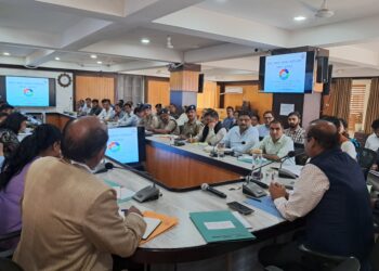 अल्मोड़ा में आपदा प्रबंधन को लेकर समीक्षा बैठक, जिलाधिकारी ने दिए आवश्यक निर्देश