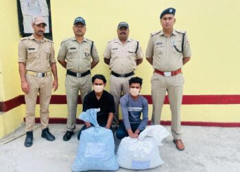 पिकअप में सब्जी बताकर गांजा कर रहे थे पार, सल्ट पुलिस टीम की सतर्कता से तस्करों के मंसूबों पर फिरा पानी