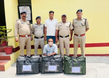 अल्मोड़ा पुलिस का नशा तस्करों पर बड़ा प्रहार: चरस, गांजा और अवैध शराब की भारी बरामदगी, चार गिरफ्तार