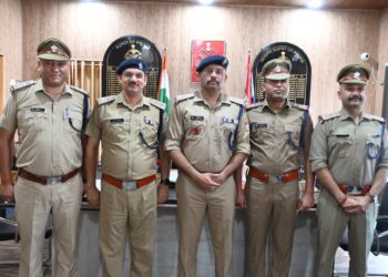 अल्मोड़ा पुलिस को नई ताक़त – तीन जांबाज़ अफसर बने इंस्पेक्टर, एसएसपी ने खुद पहनाए स्टार