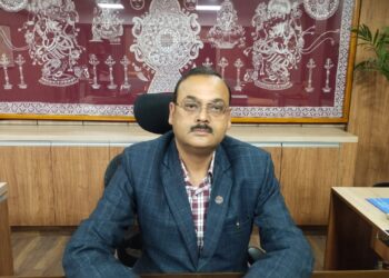 अल्मोड़ा में 72 पटवारियों के बंपर तबादले, मुख्यमंत्री धामी के निर्देशों पर हुई सख्त कार्रवाई