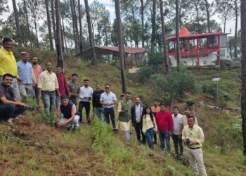 एक पेड़ माँ के नाम” अभियान के तहत गंगनाथ मंदिर परिसर में किया गया पौधरोपण