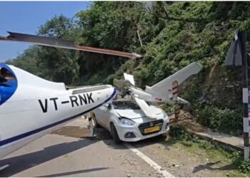 उत्तराखंड से बड़ी खबर: केदारनाथ यात्रा रूट पर क्रिस्टल एविएशन के हेलीकॉप्टर की इमरजेंसी लैंडिंग, सभी यात्री सुरक्षित