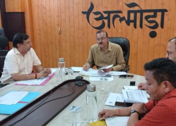 जल जीवन मिशन की प्रगति पर जिलाधिकारी ने जताई चिंता, अधूरे कार्यों को जल्द पूरा करने के निर्देश