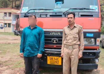 शराब के नशे में कैंटर चालक ने मारी पिकअप को टक्कर, सोमेश्वर पुलिस ने मौके पर किया गिरफ्तार, वाहन सीज