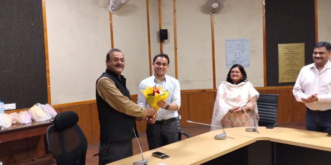 मुख्य विकास अधिकारी दिवेश शाशनी को दी गई भावभीनी विदाई, कार्यशैली की हुई सराहना