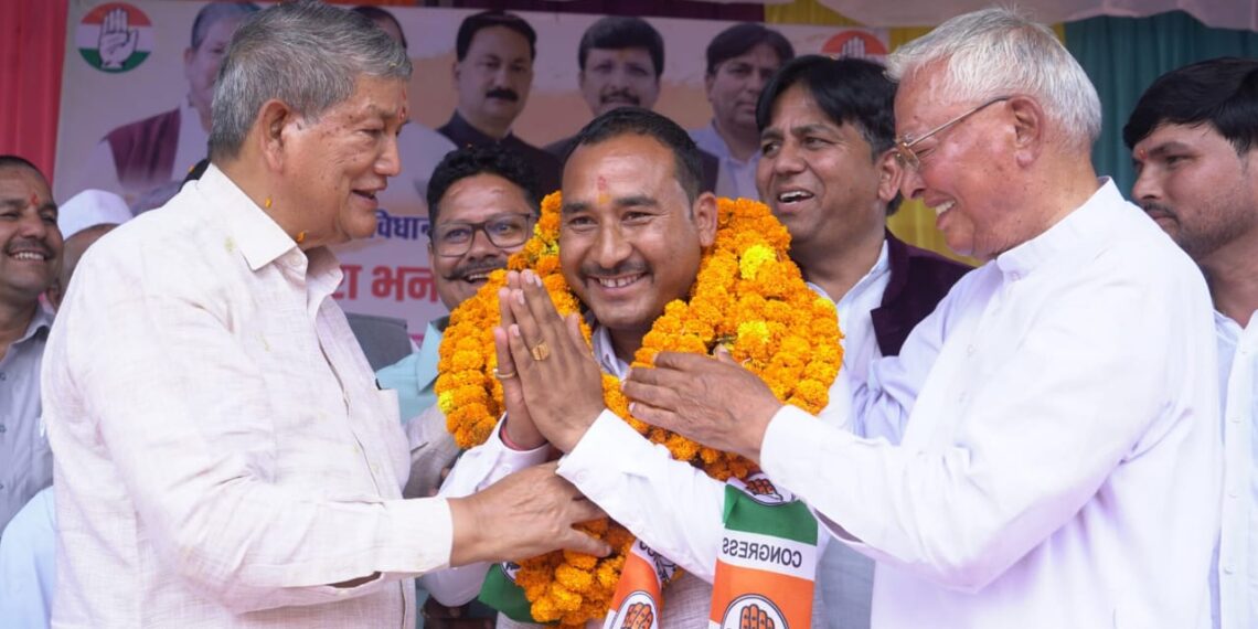 जागेश्वर में गोपाल सिंह बिष्ट 500 समर्थकों संग कांग्रेस में शामिल, हरीश रावत बोले – “भ्रष्टाचार बना है भाजपा की पहचान”