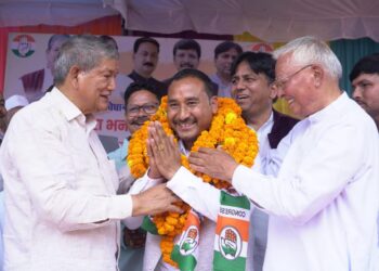 जागेश्वर में गोपाल सिंह बिष्ट 500 समर्थकों संग कांग्रेस में शामिल, हरीश रावत बोले – “भ्रष्टाचार बना है भाजपा की पहचान”