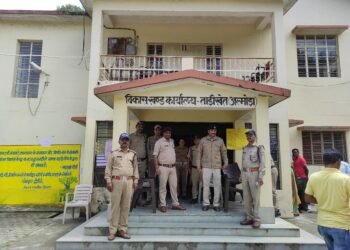 त्रिस्तरीय पंचायत चुनाव की तैयारी तेज़, अल्मोड़ा पुलिस ने कसी कमर – पोलिंग बूथों से लेकर स्ट्रॉन्ग रूम तक सुरक्षा व्यवस्था का गहन निरीक्षण