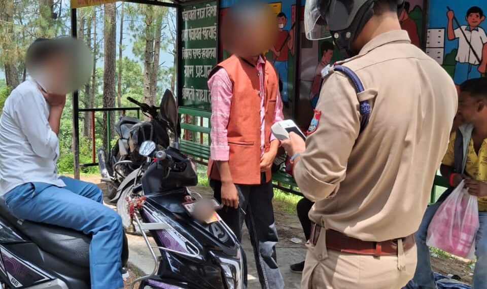 ЁЯЪл рдиреЛ рдкрд╛рд░реНрдХрд┐рдВрдЧ рдФрд░ рдмрд┐рдирд╛ рд╕рддреНрдпрд╛рдкрди рд╡рд╛рд▓реЛрдВ рдкрд░ рд╕рдЦреНрдд рдХрд╛рд░реНрд░рд╡рд╛рдИ