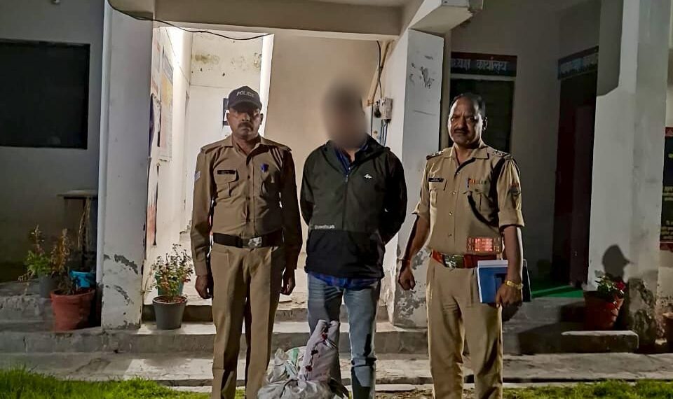 त्रिस्तरीय पंचायत चुनाव: एसएसपी अल्मोड़ा के निर्देश पर पुलिस की सख्त चेकिंग, अवैध शराब के साथ एक गिरफ्तार