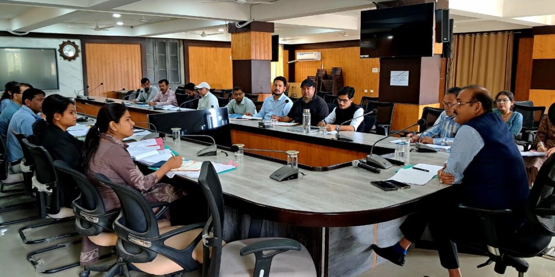 अल्मोड़ा: आपदा राहत में लापरवाही बर्दाश्त नहीं—जिलाधिकारी ने दिए सख्त निर्देश