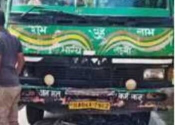 हल्द्वानी: बस के नीचे घुसी बाइक, युवक समेत दो युवतियां गंभीर घायल