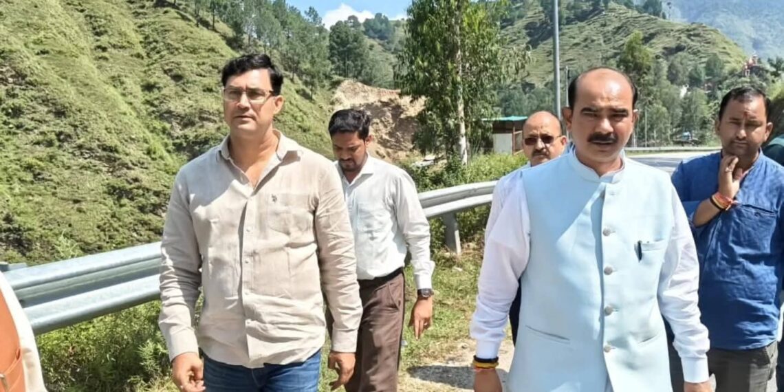 केंद्रीय सड़क परिवहन राज्य मंत्री अजय टम्टा ने रविवार को स्थलीय निरीक्षण किया