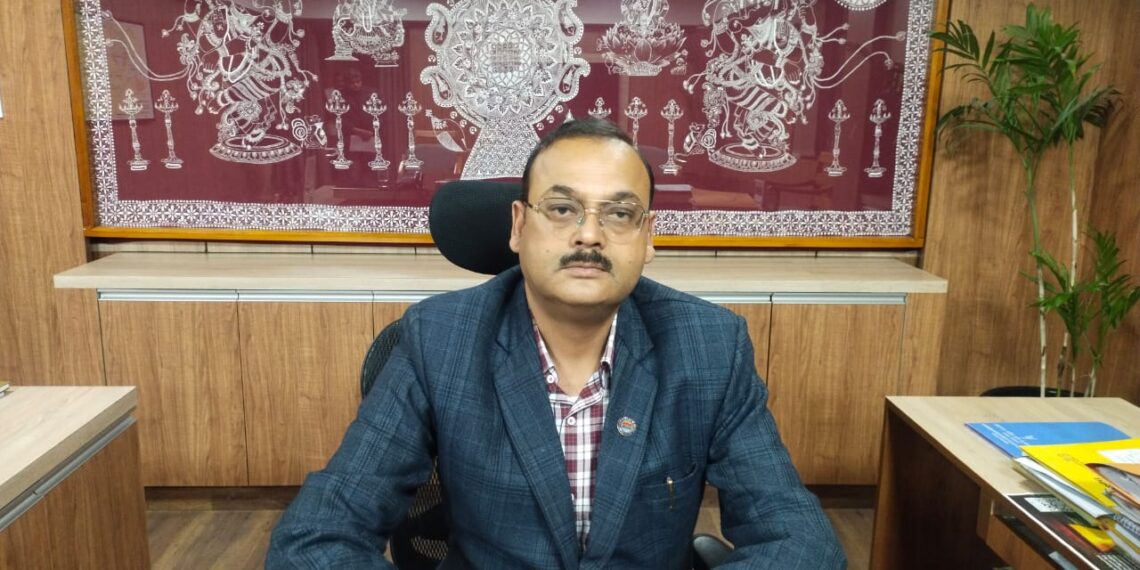 अल्मोड़ा में मौसम खराब, जिलाधिकारी ने आईआरएस सिस्टम किया सक्रिय