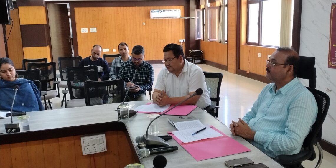 जिला टेलीकॉम समिति की बैठक संपन्न, नेटवर्क और योजनाओं के बेहतर क्रियान्वयन पर जोर