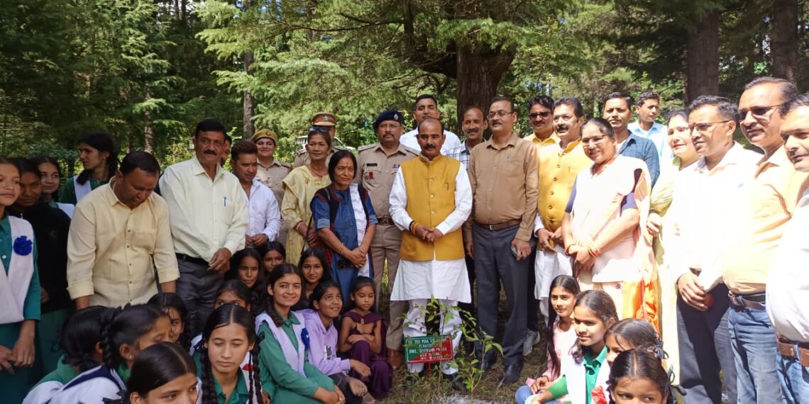 अल्मोड़ा में सेवा पखवाड़ा: केंद्रीय मंत्री अजय टम्टा ने किया वृक्षारोपण, 108 से अधिक पौधे लगाए गए