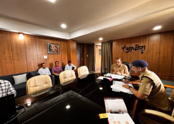 अल्मोड़ा में अवैध शस्त्र तस्करी पर सख्त निगरानी: जिलाधिकारी की अध्यक्षता में जिला स्तरीय समिति की बैठक सम्पन्न 