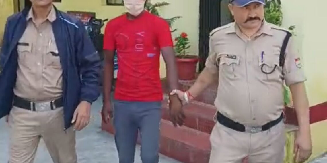 सल्ट पुलिस ने एनडीपीएस एक्ट के वारंटी को किया गिरफ्तार