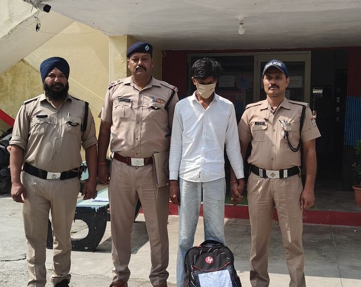 भतरौजखान पुलिस की बड़ी कार्रवाई     4.085 किलो गांजा के साथ बाइक सवार युवक गिरफ्तार, कीमत 1.02 लाख रुपये