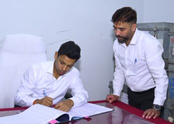 अंशुल सिंह ने संभाला अल्मोड़ा के जिलाधिकारी का कार्यभार, कहा— जनहित और विकास कार्यों को मिलेगी प्राथमिकता