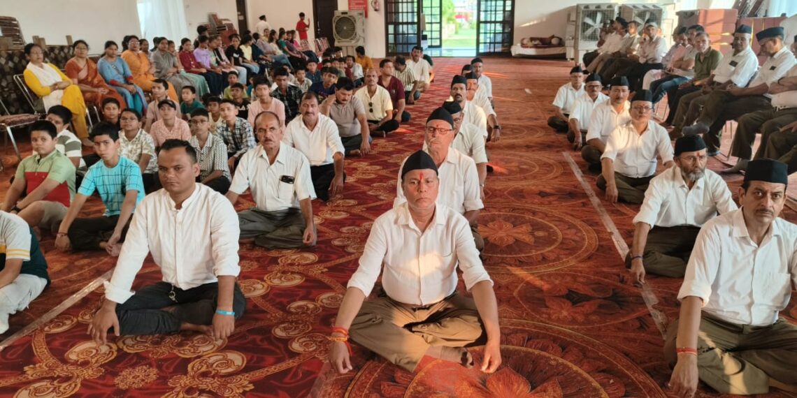 आरएसएस शताब्दी वर्ष में विजयादशमी उत्सव एवं शस्त्र पूजन संपन्न