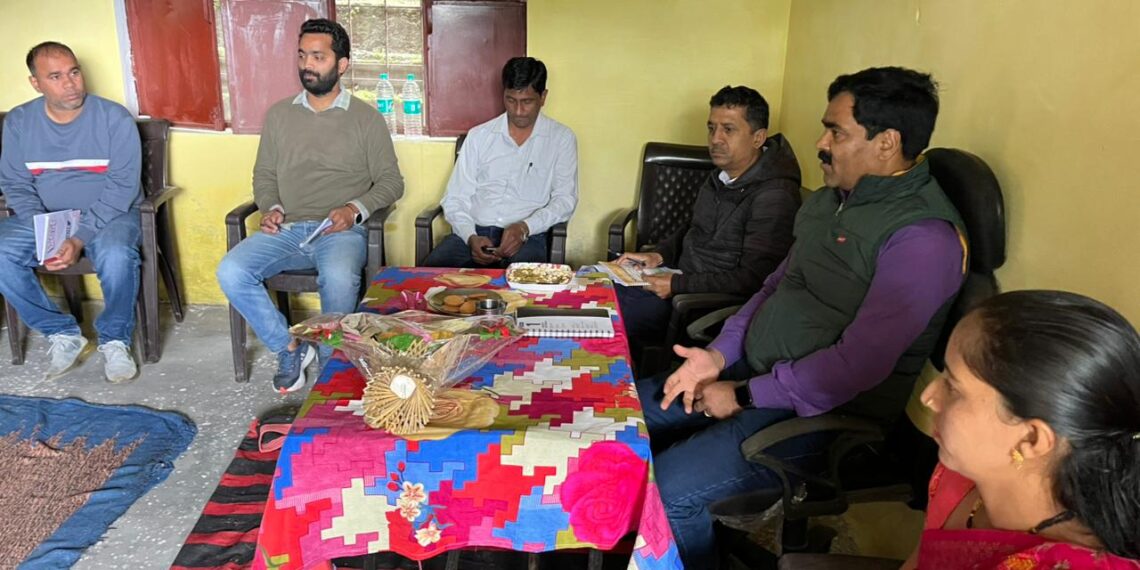 ग्राम पंचायत तली पोखरी पहुंचे, दिए समस्याओं के निस्तारण के निर्देश