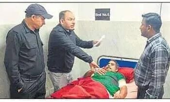 अल्मोड़ा में सरेराह व्यापारी पर चाकू से हमला, भाई भी घायल – व्यापारियों में रोष