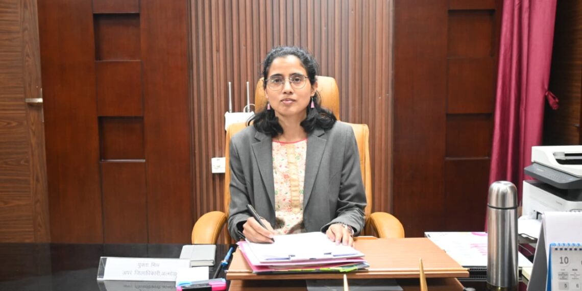 नवागत अपर जिलाधिकारी युक्ता मिश्रा ने संभाला कार्यभार, पारदर्शिता और जनसेवा को बताया प्राथमिकता