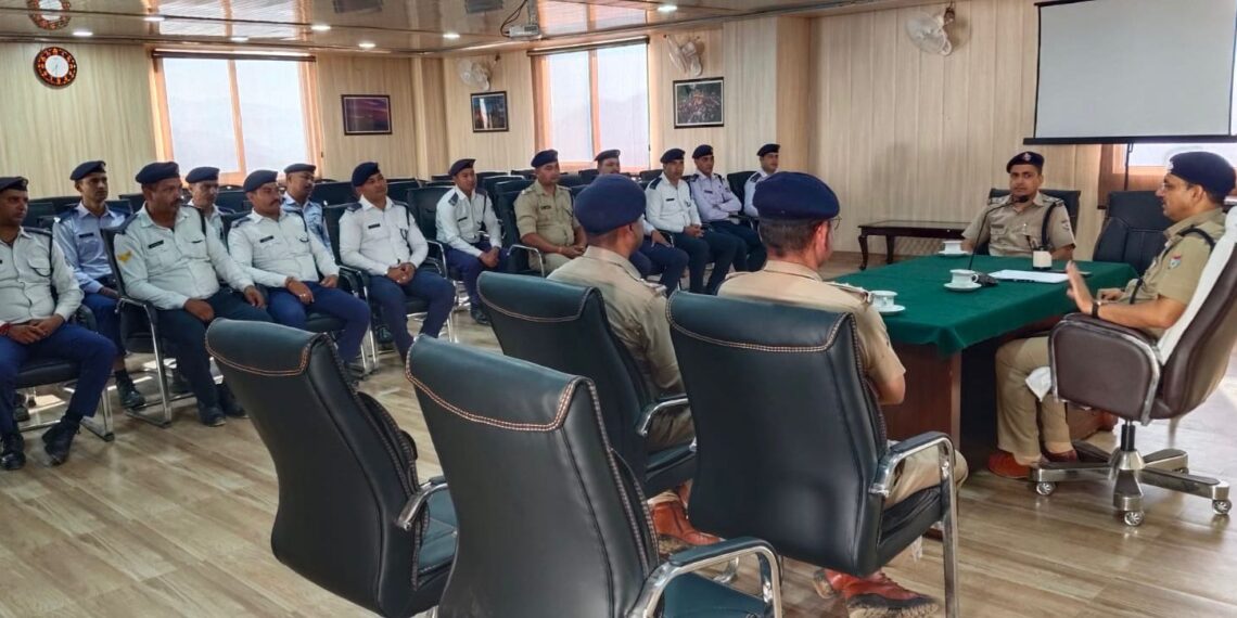 अल्मोड़ा: दीपावली पर्व को लेकर यातायात पुलिस को दिए गए आवश्यक दिशा-निर्देश