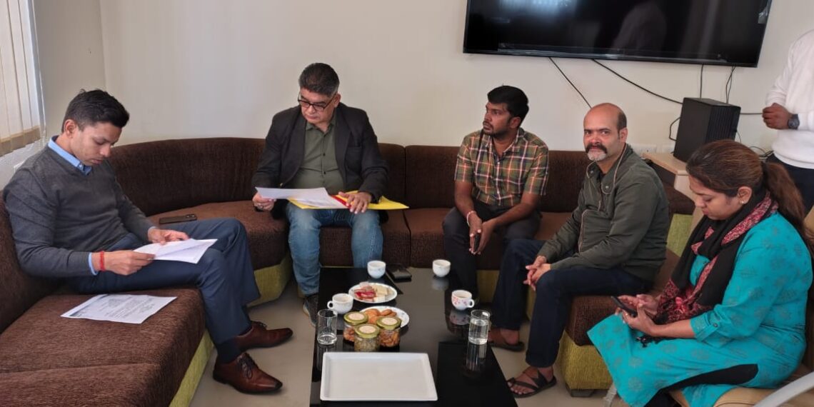 जिलाधिकारी अंशुल सिंह ने किया सोबन सिंह जीना राजकीय मेडिकल कॉलेज का निरीक्षण, बेहतर स्वास्थ्य सुविधाएं सुनिश्चित करने के दिए निर्देश