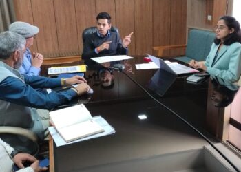 जिलाधिकारी अंशुल सिंह ने चिकित्सा व्यवस्थाओं की समीक्षा की, रेफरल मॉनिटरिंग कमेटी के गठन के निर्देश