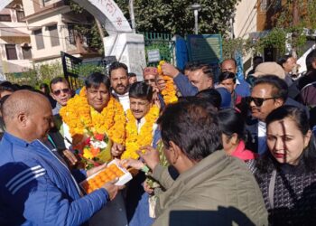 अल्मोड़ा में कांग्रेस जिलाध्यक्ष भूपेंद्र सिंह भोज का भव्य स्वागत, आतिशबाजी और मिष्ठान वितरण से गूंजा चौघानपाटा