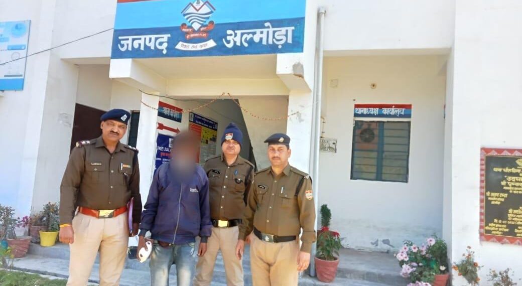 धौलछीना पुलिस की बड़ी कार्रवाई — 302 ग्राम चरस के साथ एक तस्कर गिरफ्तार
