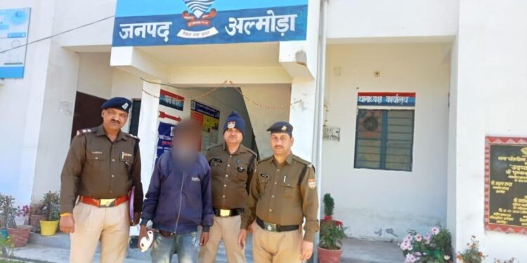 धौलछीना पुलिस की बड़ी कार्रवाई — 302 ग्राम चरस के साथ एक तस्कर गिरफ्तार