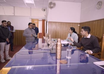 अल्मोड़ा: ग्राम स्याली की सड़क निर्माण में देरी पर जिलाधिकारी नाराज़, विभागों को दिए कड़े निर्देश