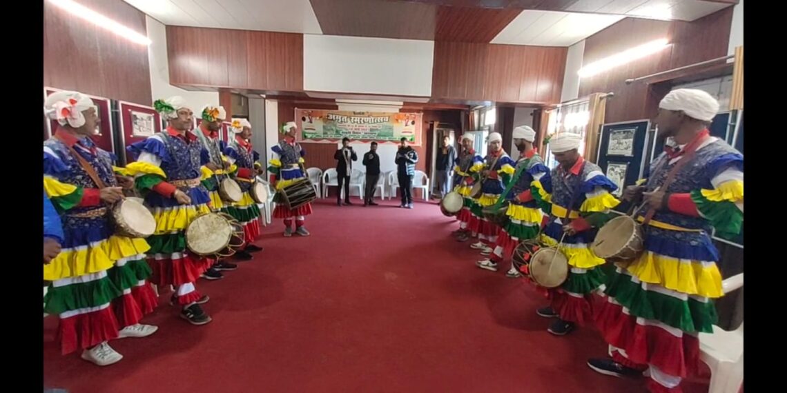 अल्मोड़ा में इन्द्रमणी बडोनी जी के 100वें जन्मदिवस पर ढोल-दमाऊ वादन, लोक कलाकार सम्मानित