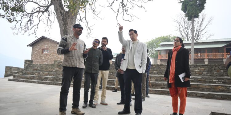 कुमाऊँ आयुक्त दीपक रावत ने किया राजकीय संग्रहालय व ऐतिहासिक मल्ला महल का निरीक्षण, संरक्षण और पर्यटन विकास पर दिया जोर