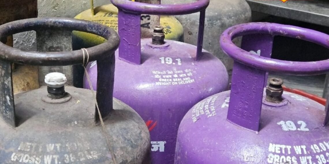 LPG Crisis : सिलेंडर की किल्लत से पर्यटन नगरी ऋषिकेश में आफत, पीक सीजन में गड़बड़ाया होटलों का मेन्यू