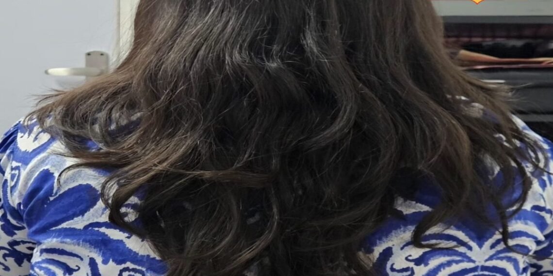 Hair Care Tips: सैलून भूल जाइए! घर पर बनाएं रेशमी और चमकदार बाल, बस दही में मिलाएं ये 2 चीजें