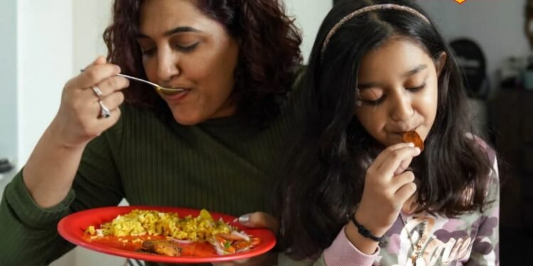 रात 10 बजे के बाद डिनर क्यों खतरनाक? ये आदत इतनी डेंजर, पकड़ लोगे कान, भूखे सो जाना समझोगे अच्छा