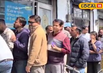 2026 में 90 के दशक का मंजर, गैस एजेंसियों पर लगी लंबी कतारें, देहरादून के अमित ने साझा किए सालों पुराने किस्से