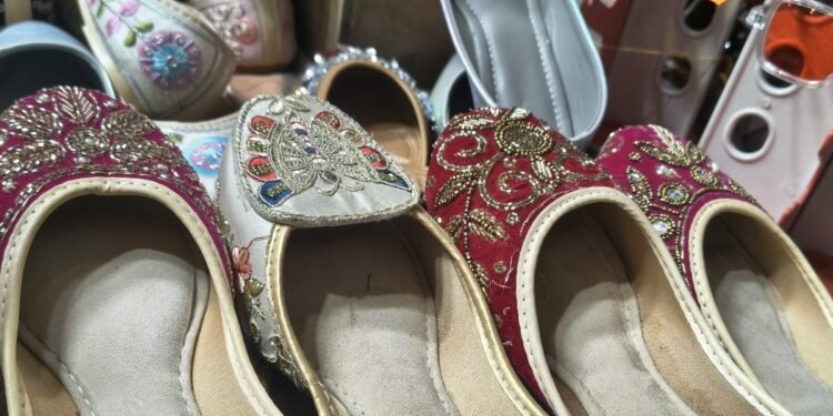 Dehradun News : देहरादून के बाजारों में हाथोंहाथ बिक रही ये पाकिस्तानी चीज, इनकी नजाकत के कहने ही क्या