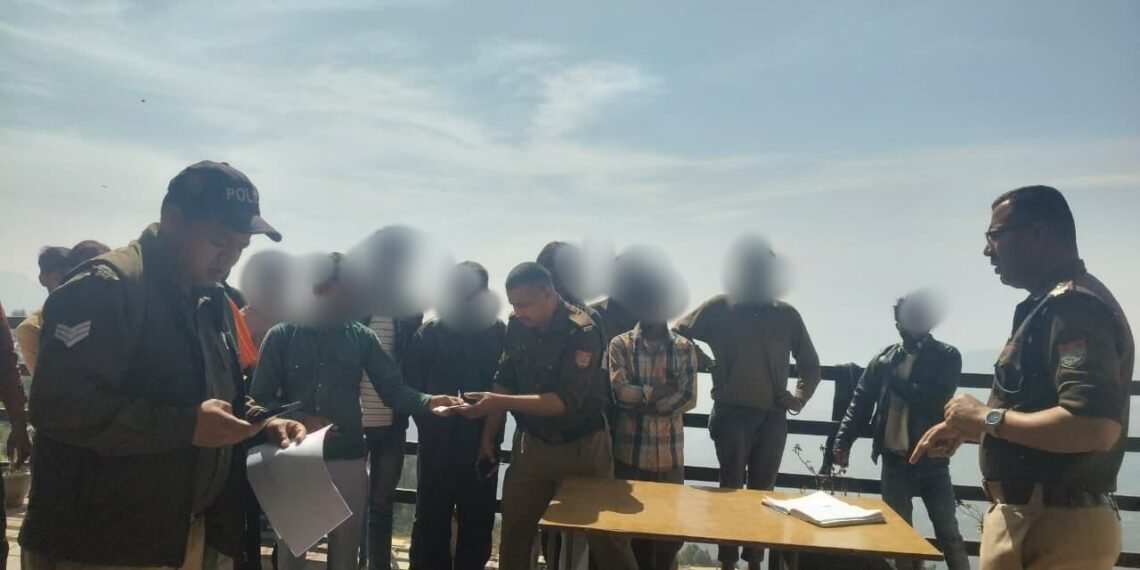 अल्मोड़ा में “ऑपरेशन क्रैक डाउन” जारी, बिना सत्यापन किराएदार रखने पर मकान मालिक का ₹5000 चालान