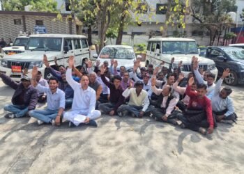 हल्द्वानी में जिला पंचायत के गैंगमेटों का प्रदर्शन, नियमित रोजगार और न्यूनतम मजदूरी की उठाई मांग