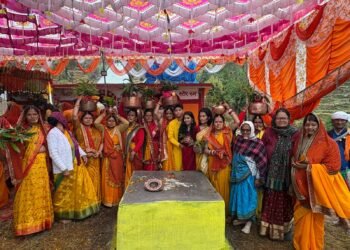 भट्टीगांव थल पिथौरागढ़ में श्रीमद्भागवत कथा का भव्य शुभारंभ, कलश यात्रा में उमड़ी श्रद्धालुओं की आस्था