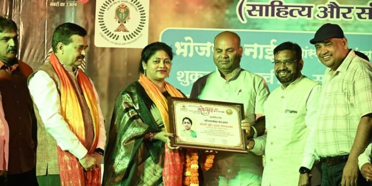 प्रयागराज महोत्सव में रुद्रपुर की श्रुति गोलवरकर को मिला ‘आसरा विशिष्ट सेवा सम्मान’