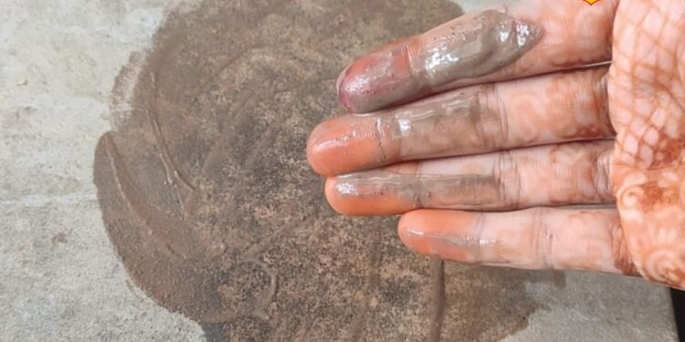 Skin Care : झाइयों ने कर रखा है परेशान? पत्थर पर घिसकर दूध के साथ लगाइये ये चीज, खिल उठेगा मुरझाया चेहरा