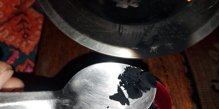 सरसो का तेल और बादाम से घर पर बनाए केमिकल फ्री आर्गेनिक काजल, 15 मिनट में होगा तैयार, आंखों के सेहत के लिए वरदान